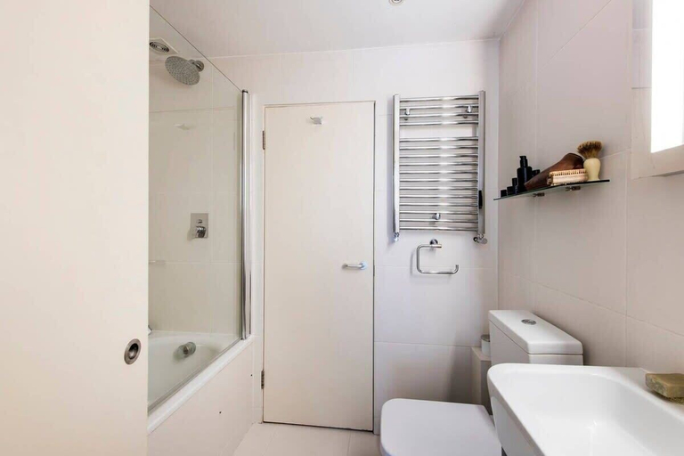 Bathroom, Unique 2bed Apartment, Portobello Rd, London