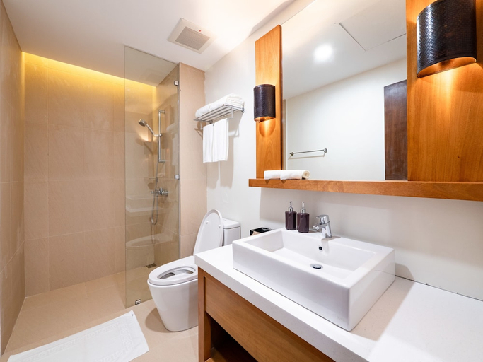 Bathroom 3, Huni Sicogon, Carles