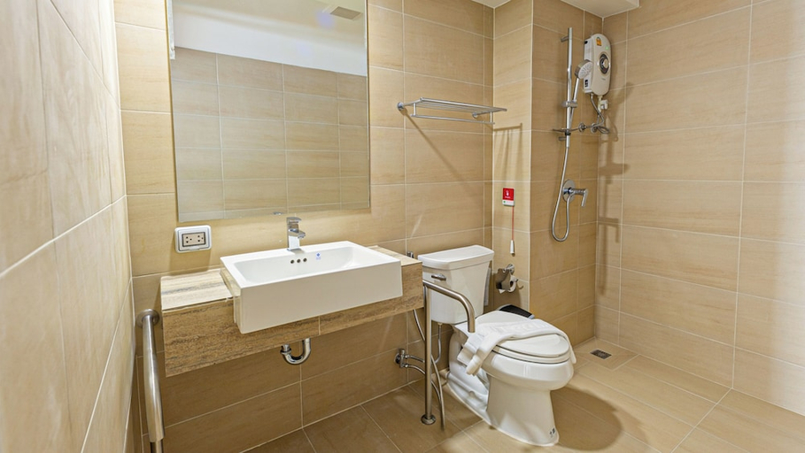 Bathroom 5, B2 Khon Kaen Wufoo Market Premier Hotel, Muang Khon Kaen