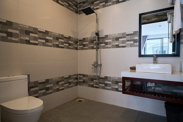 Bathroom, Legend Oasis Boutique Hoi An Hotel, Da Nang