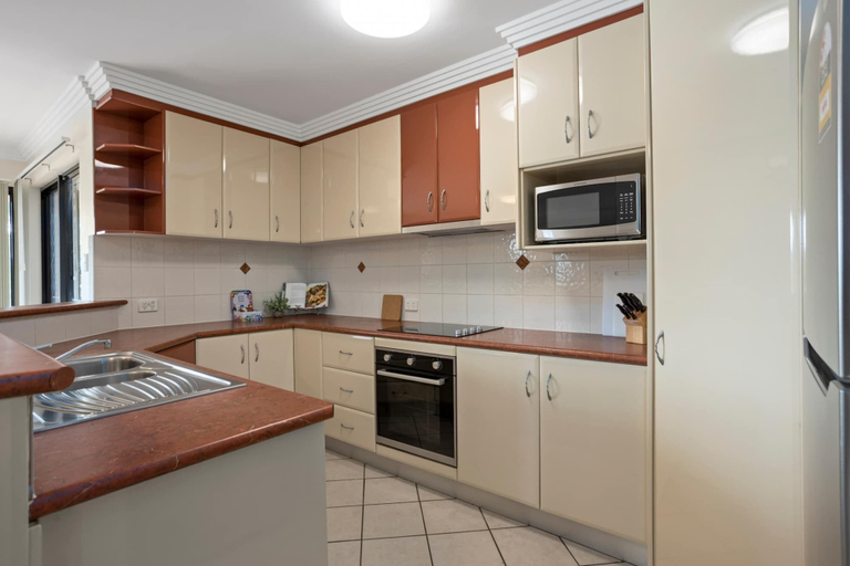 Others 5, Comfy 2-bedroom Family Apartment With Free Parking, Brisbane