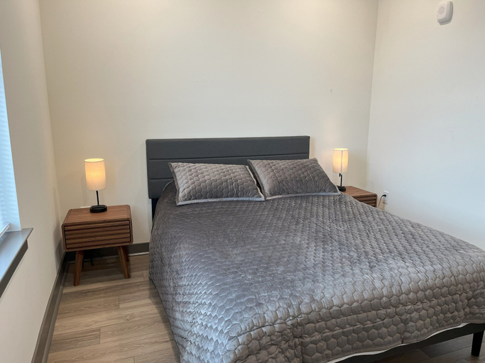 Room 2, Capital City Apt - 101, Richmond