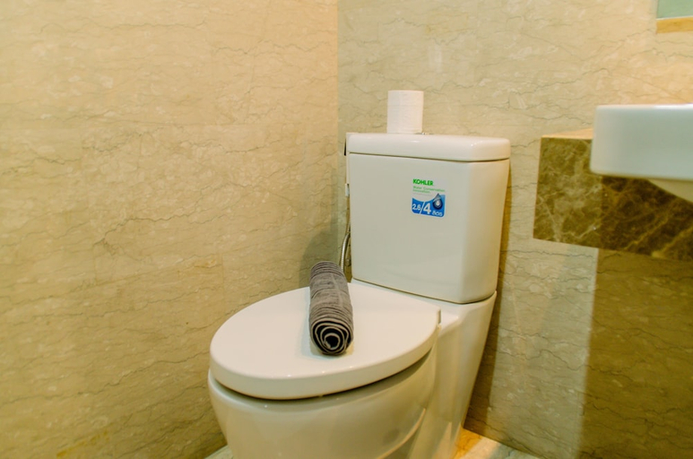 Bathroom 3, Elegant and Comfy Studio at Menteng Park Apartment, Central Jakarta
