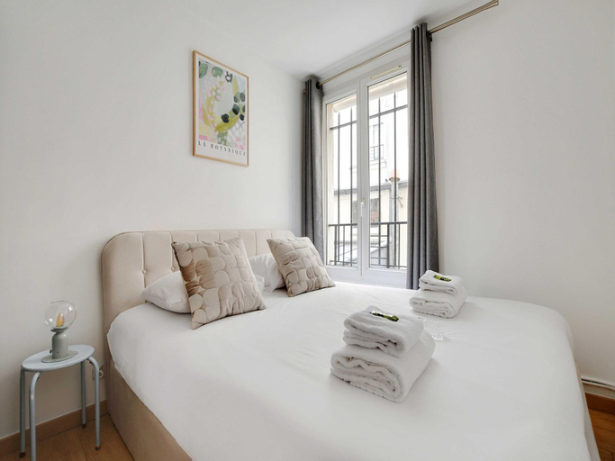 Bedroom 5, Urban Chic Apartment in Central Paris, Paris