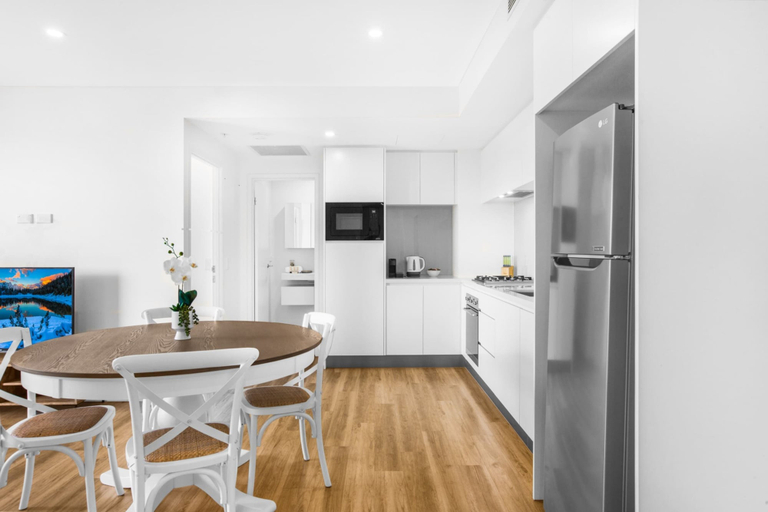 Private kitchen, 2-Bed Beach Apartment with Pool, Parking & Balcony, Gold Coast