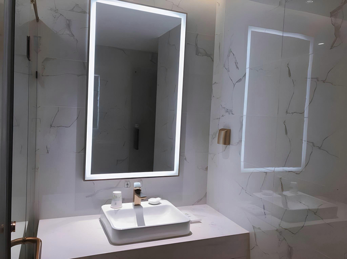 Bathroom 4, 7 Days Premium Beijing Railway Station Guangqumenwai Subway Station, Beijing