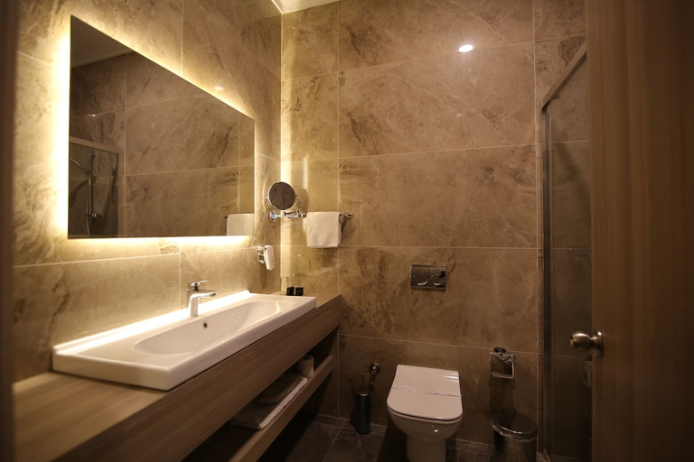 Bathroom, Hotel Excellence Inn, Yenimahalle