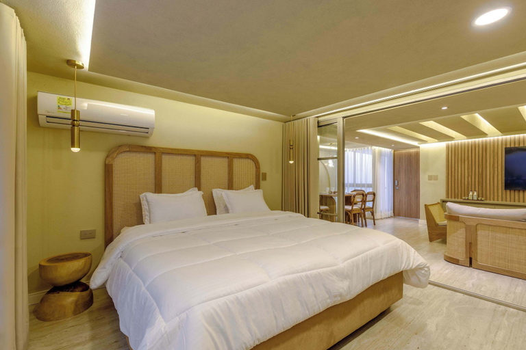 Room 5, w Chic 2BR w Balcony in Cartagena Historic Center, Cartagena de Indias