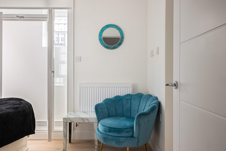 Others 5, The Kensington Retreat, London