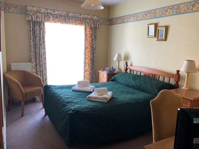 Bedroom 3, Yarn Market Hotel, Somerset