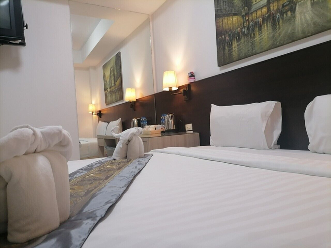 Room 3, AtWhitePatong, Phuket Island