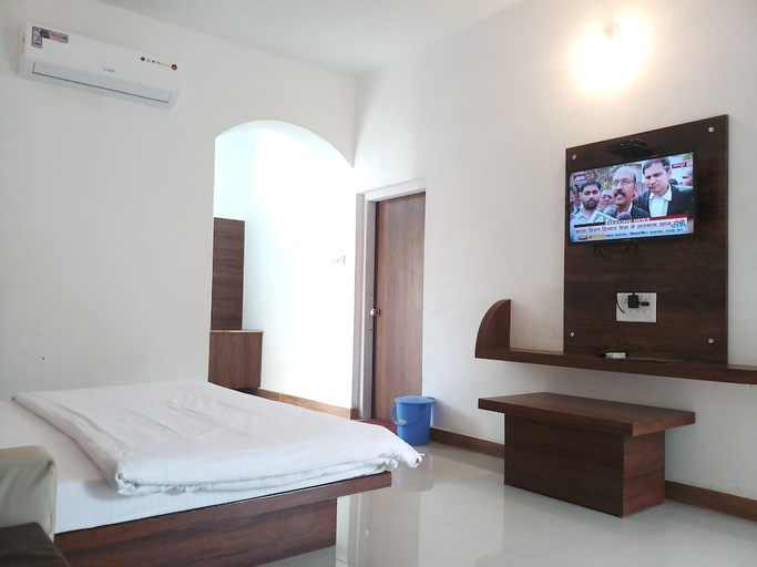 Bedroom 2, Hotel Green Park, Junagadh