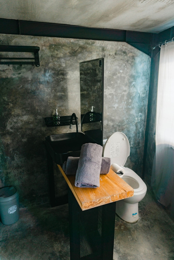 Bathroom 3, EJ House, Buleleng