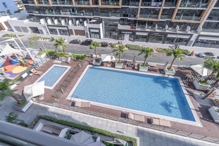 Room 4, Peaceful Studio in Azizi Riviera 38 With Pool View, Dubai