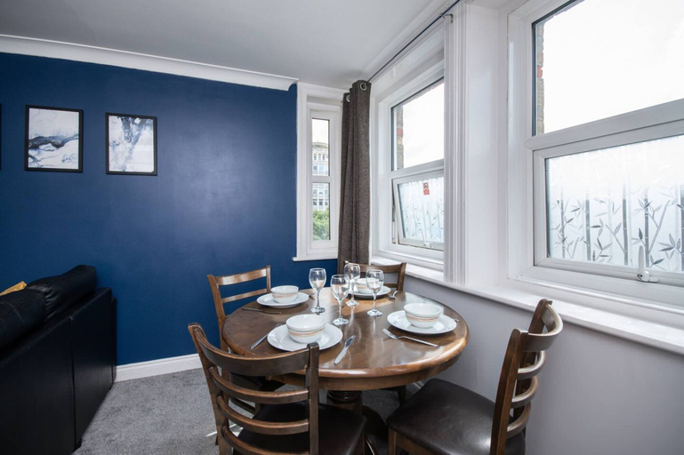 Room 2, in Bournemouth With 2 Bedrooms and 1 Bathrooms, Bournemouth