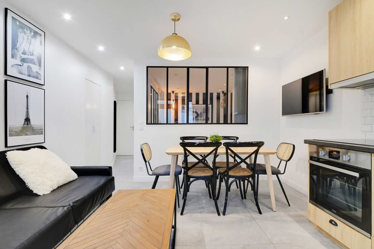 Dining room, Super Appartment-2br 6p-bastille, Paris