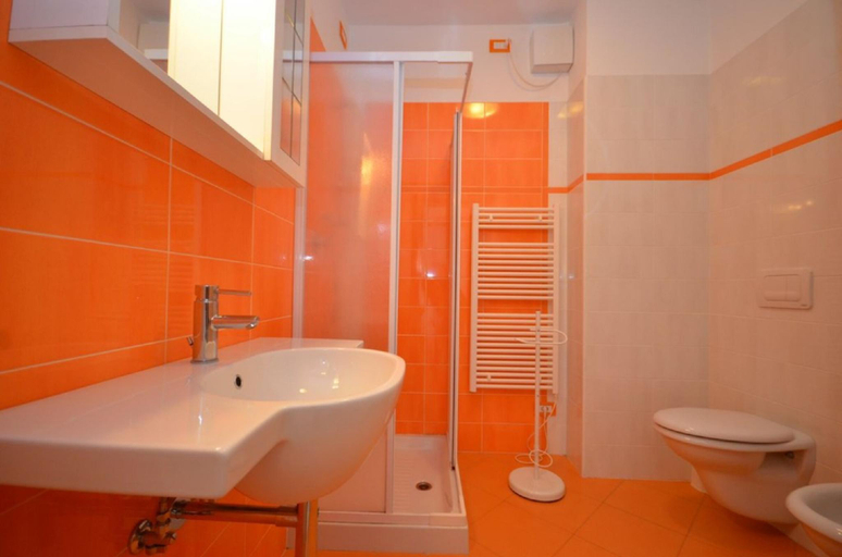 Bathroom 3, Modern apartment with terrace close to the beach, Venezia