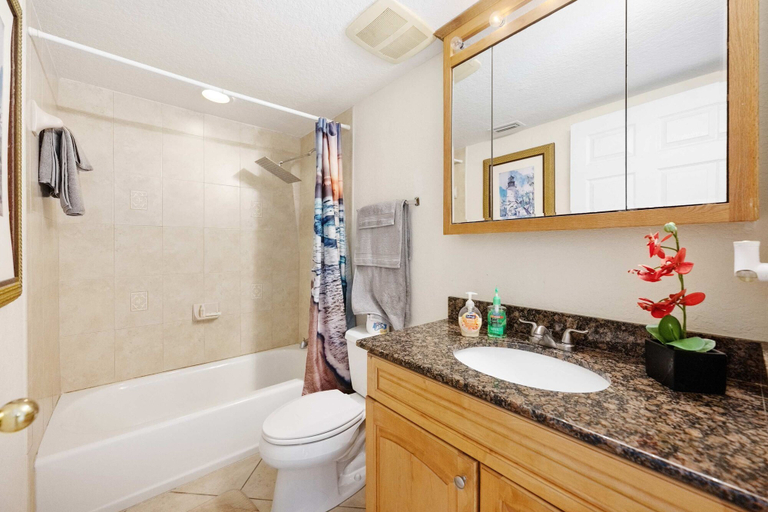 Room 5, 445 Clearwater Hamden, Pinellas