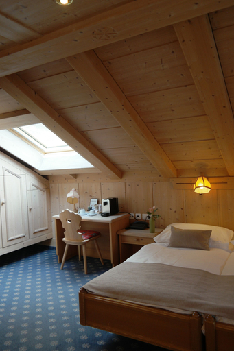 Bedroom 3, Hotel Sonnenberg, Interlaken
