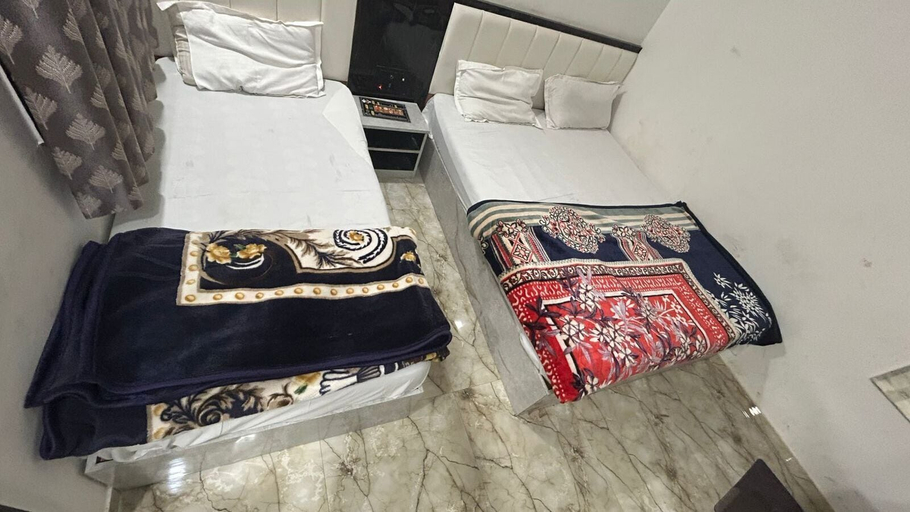 Room 4, R.K Hotel & Restaurant, Sikar