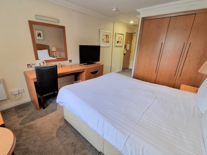 Bedroom 2, Kegworth Hotel East midlands Airport, Leicestershire
