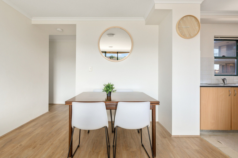 Dining 3, Spacious 3-bed With Alfresco Dining by Amenities, Sydney