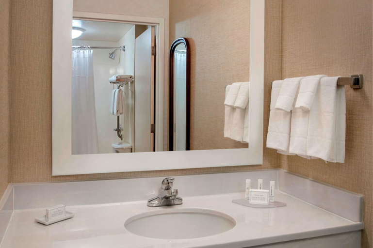 Swimming Pool 4, WILLOW GROVE INN by IHG, Montgomery