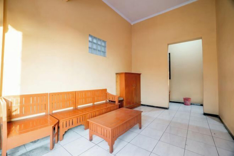 Interior 2, Hotel O Central Madiun Near Stasiun Kota Madiun, Madiun