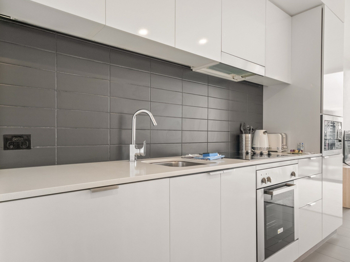 Private kitchen 2, Sunny 2-bed in Valley With Premium Amenities, Fortitude Valley