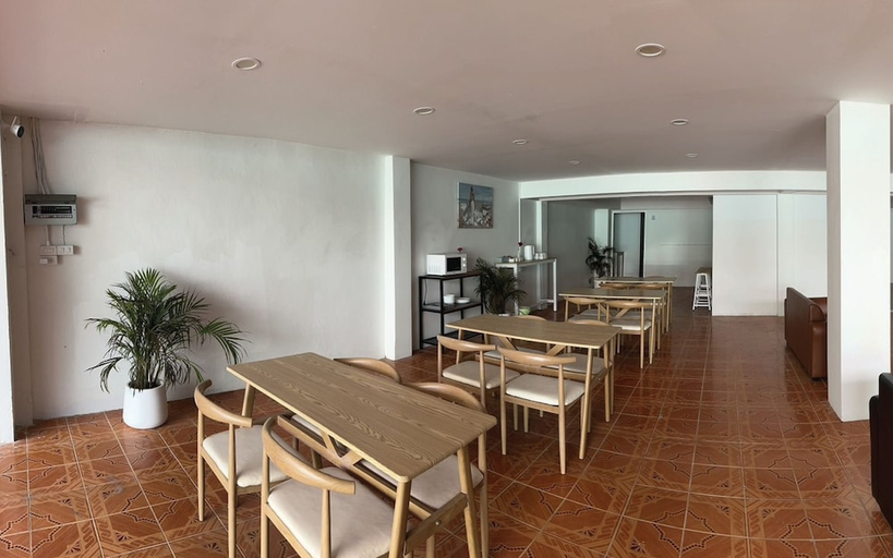 Food & Drinks 4, MONTANA Hotel & Hostel Phuket, Pulau Phuket