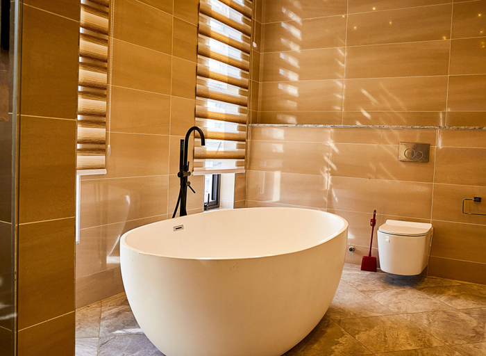 Bathroom 5, Beverly Hills, Kumasi