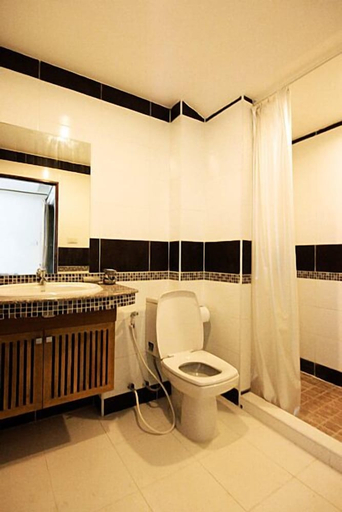 Bathroom 3, The Chateau Luxury Serviced Apartment, Huai Kwang