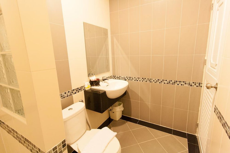 Bathroom 3, Mom House, Mueang Krabi