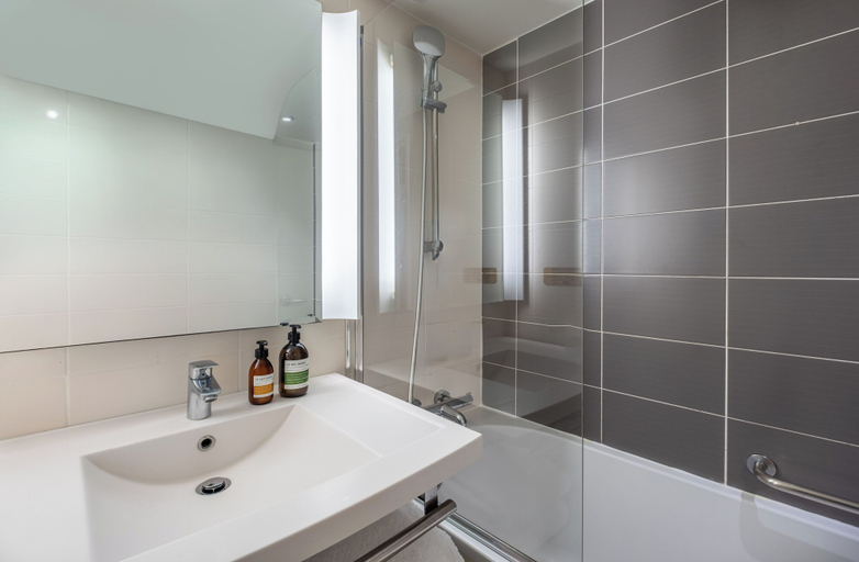 Bathroom 4, FirstName Toulouse Résidence, part of JdV by Hyatt, Haute-Garonne