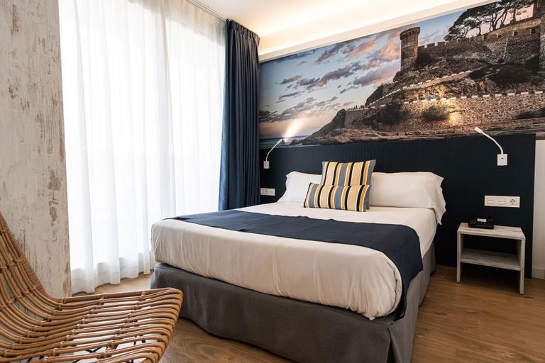 Bedroom 3, Hotel Don Juan Tossa, Girona