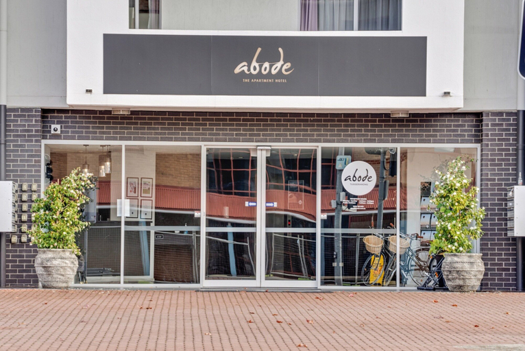 Exterior 2, Lakeside 1-bed With A/c, Parking & Balcony, Canberra