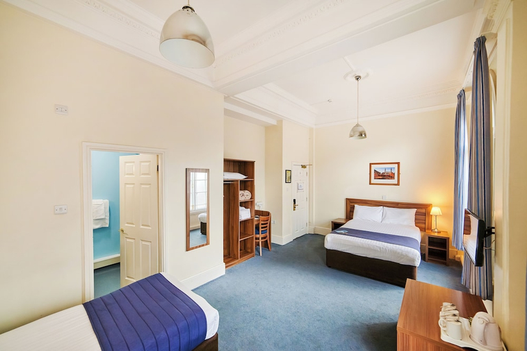 Bedroom 2, Discovery Inn Hotel, Leeds