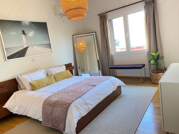 Room 5, Spacious Glyfada Golf 4BR -near Beach Shops, Attica