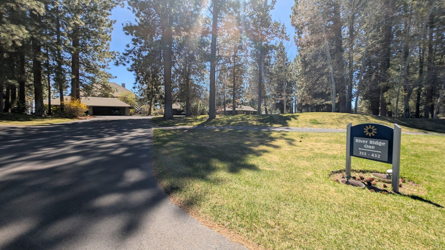 Property grounds 5, Mt Bachelor Village 324 A Sr 1 Bedroom Condo, Deschutes