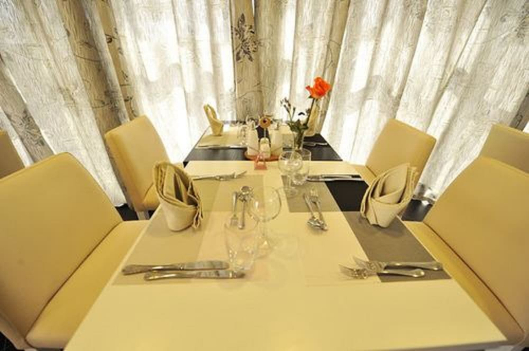Food & Drinks 5, Liberte Hotels Oran, Oran