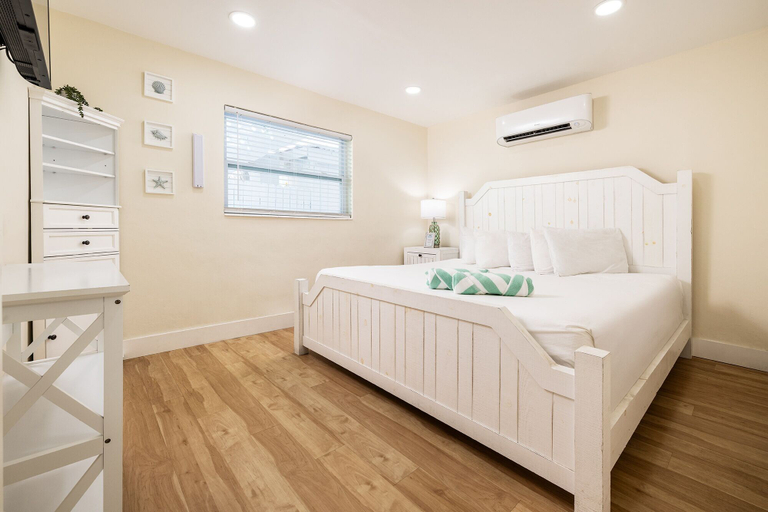 Bedroom 4, Gulf View Waterfront Resort, Monroe
