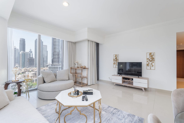 Room 3, Gorgeous 1 Bedroom in Boulevard Point With City Views, Dubai