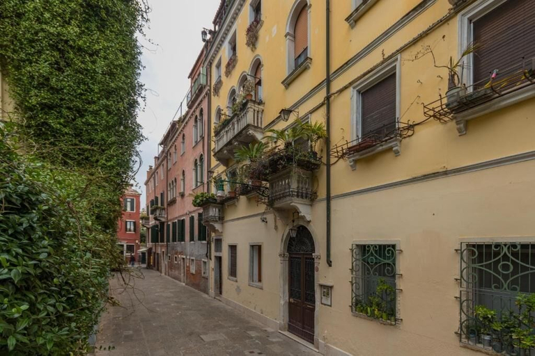 Others 4, GuestHost -Sunny Dorsoduro Apartment, Venezia