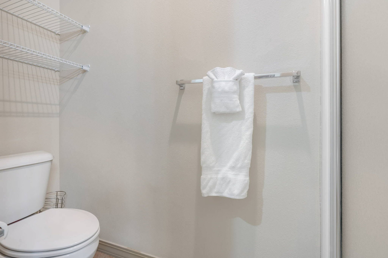 Bathroom 3, The Gathering Place - Minutes to 61-acre Theme Park, Stone