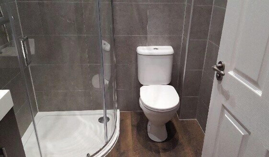 Bathroom 5, The Huntingdon B&B, Dumfries and Galloway