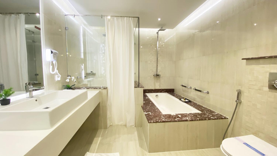 Bathroom 5, Best Western Plus Grand Hotel Multan, Multan