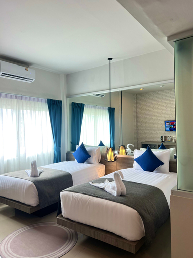 bedroom 12