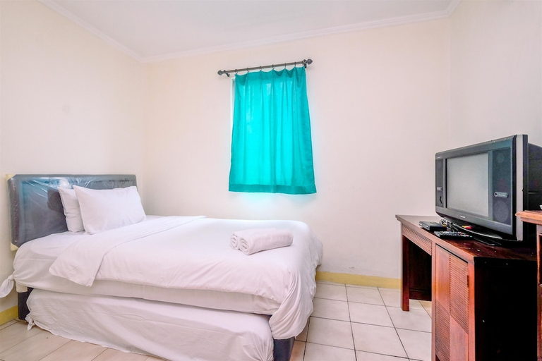 Guestroom 5, Homey Combined Unit 3Br Apartment At Mediterania Palace Residences, Central Jakarta