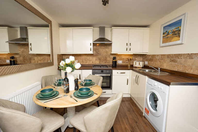 Room 4, Rose Cottage - 2 Bedroom Cottage - Penally, Pembrokeshire
