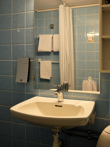 Bathroom 3, Balestrand Hotel, Balestrand